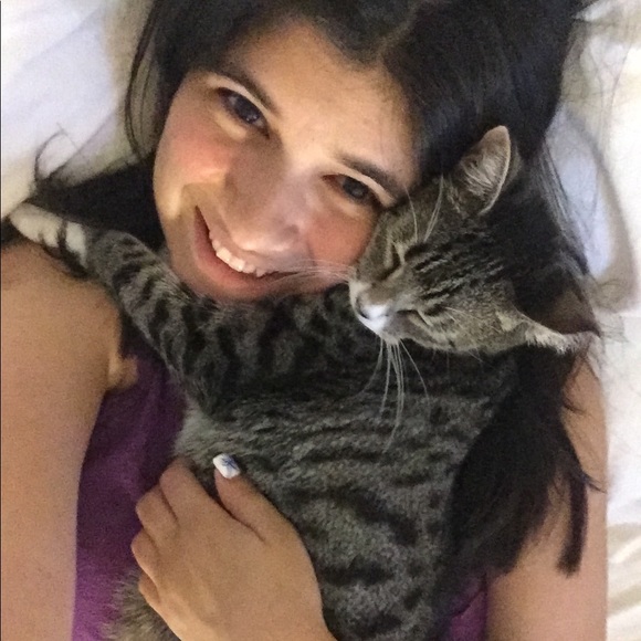 Meet your Posher, Emily - Picture 2 of 6